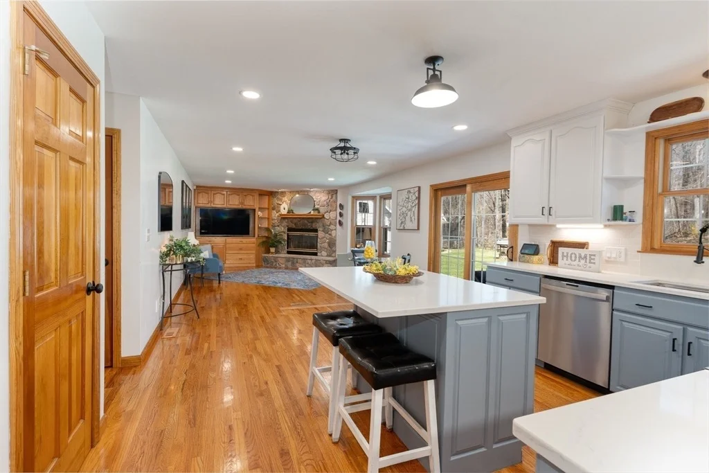 Photo of 4 Mark Twain Dr