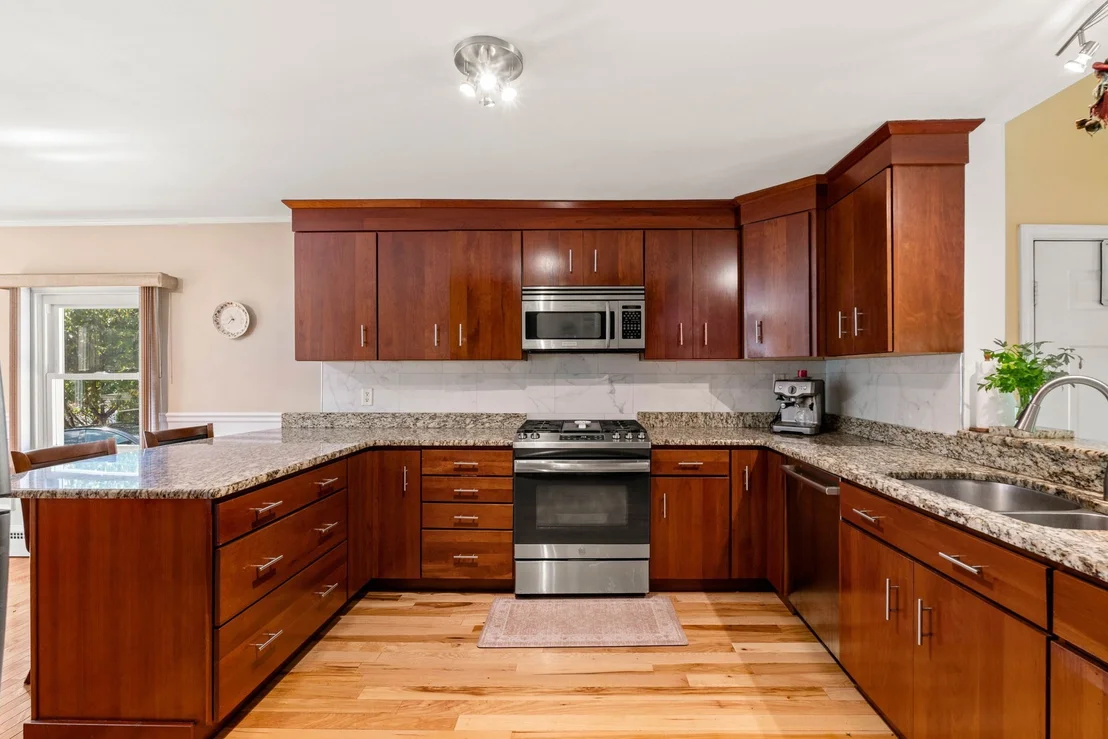 Photo of 52 Thornton Ave