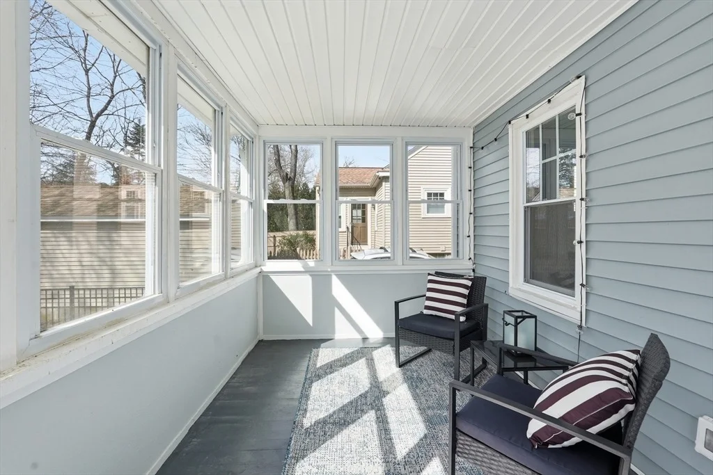 Photo of 17 Lansing Ave