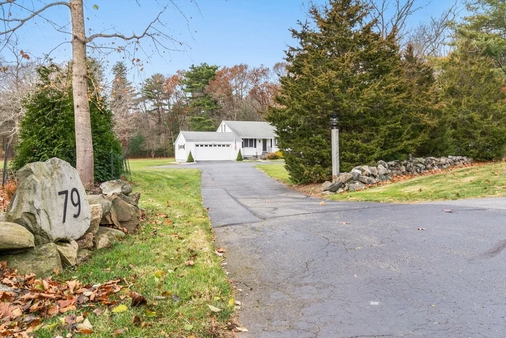 Photo of 79 Topsfield Rd