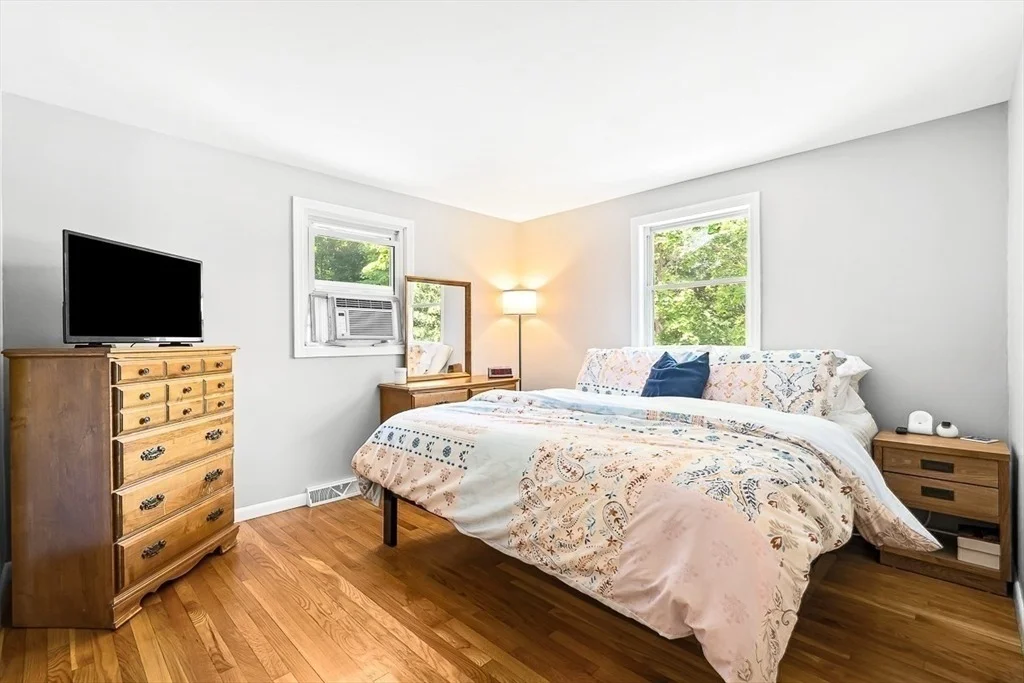 Photo of 8 Haskell Rd