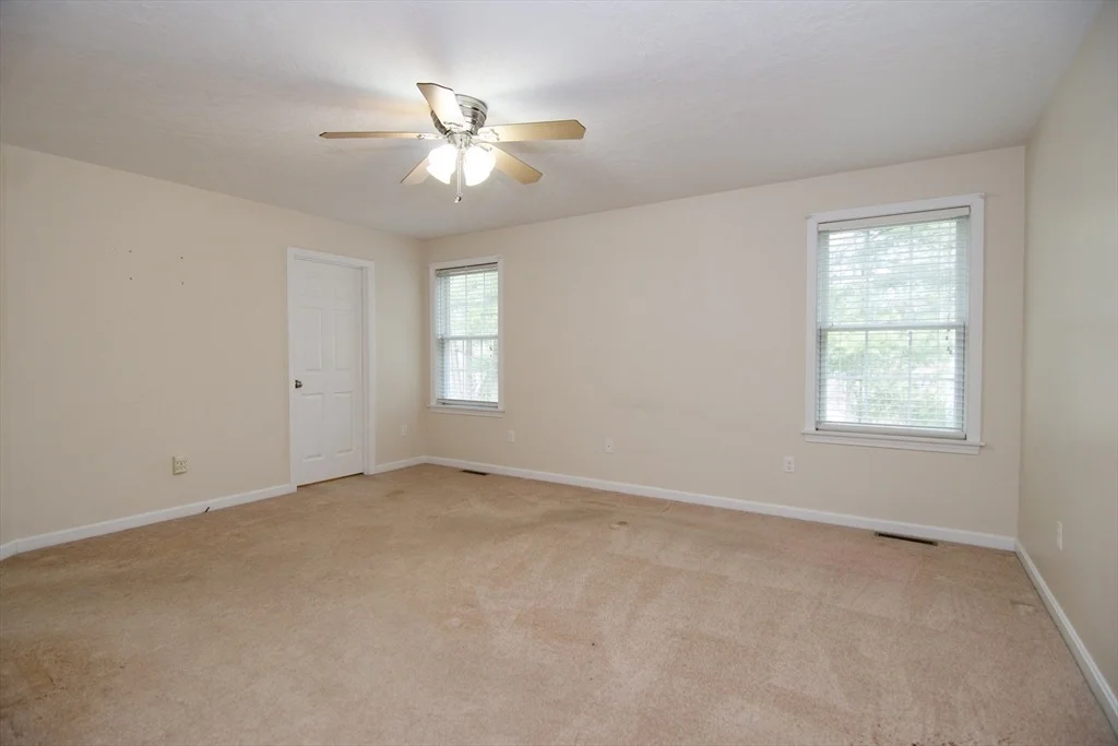 Photo of 114 Barrington Dr