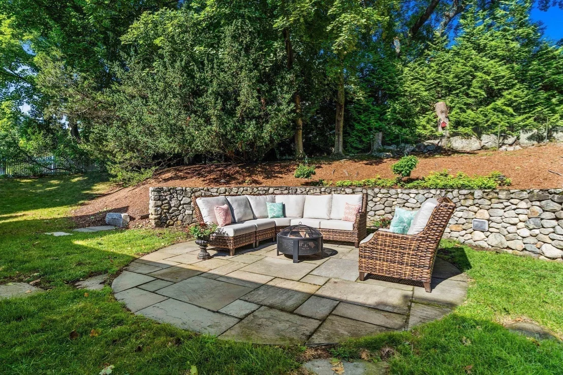 Photo of 5 Willowdale Rd
