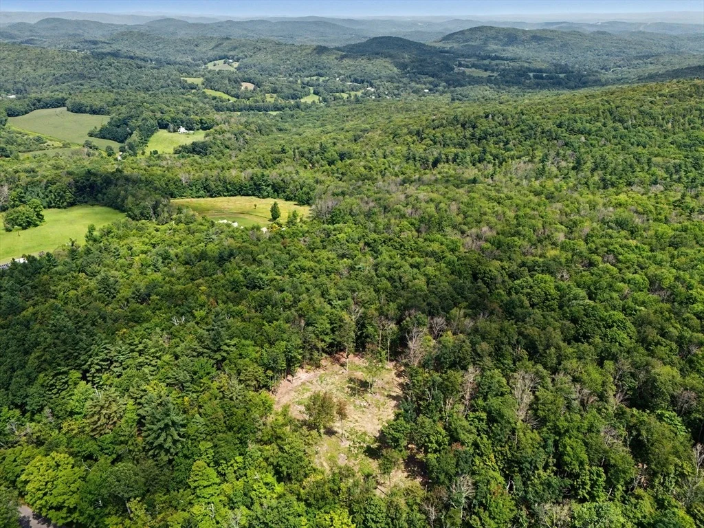 Photo of 951 West Rd