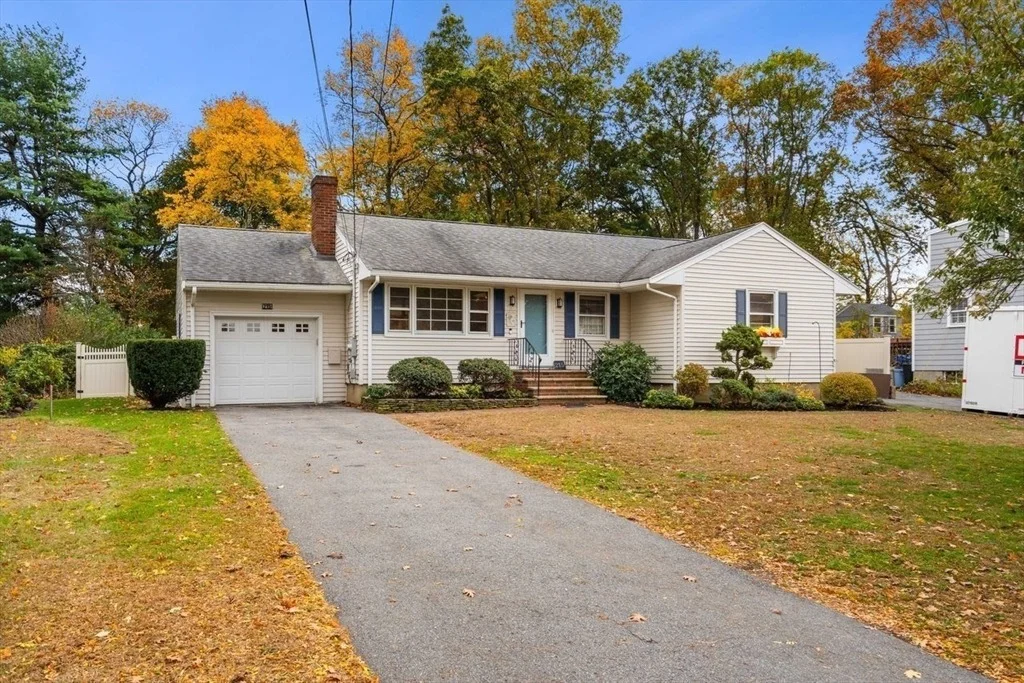 Photo of 215 West Shore Dr