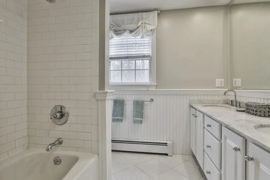 Photo of 124 Stonecleave Road