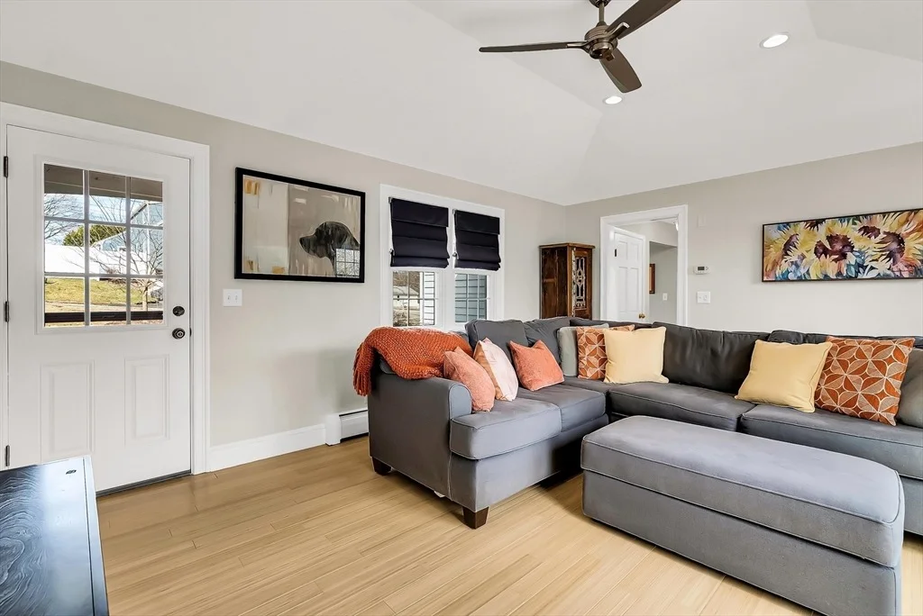 Photo of 2 Juniper Cir
