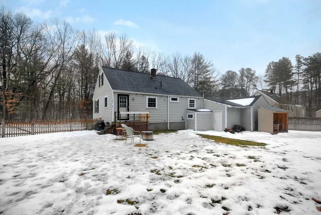 Photo of 35 Robbins Rd