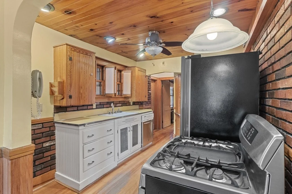 Photo of 18 Windemere Road