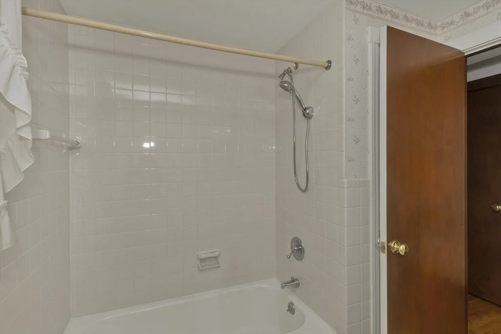 Photo of 309 Island Pond Rd