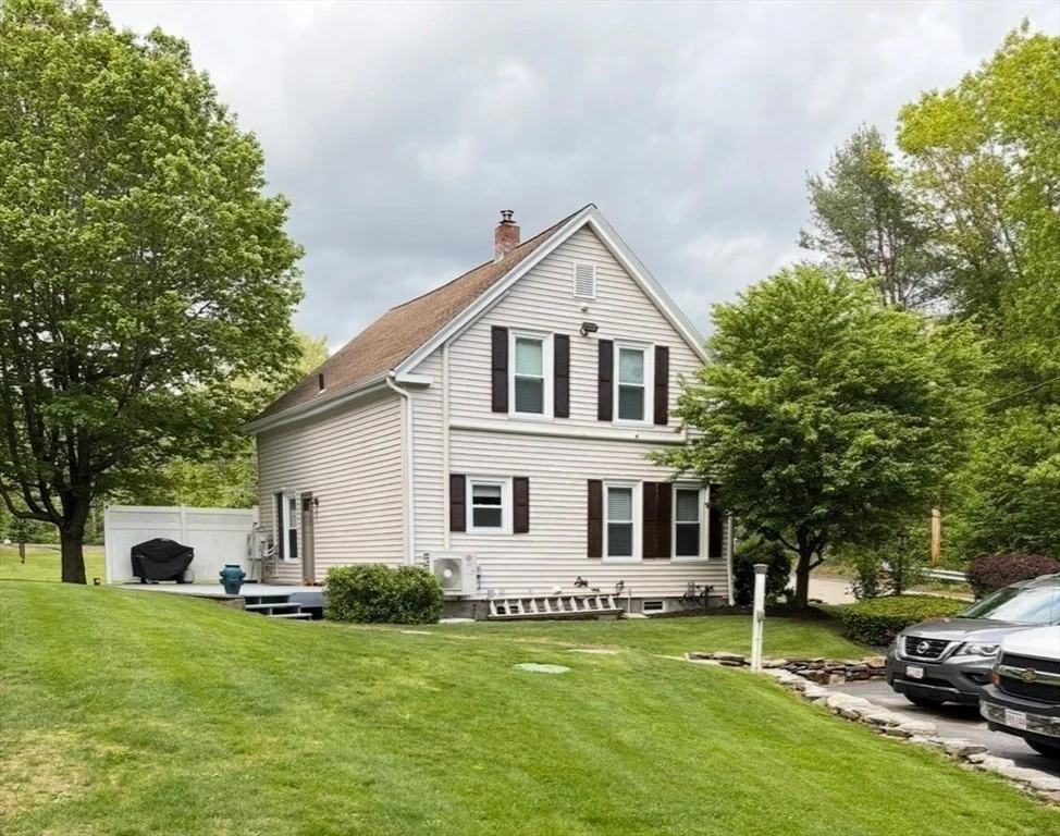 Photo of 4 Intervale Rd