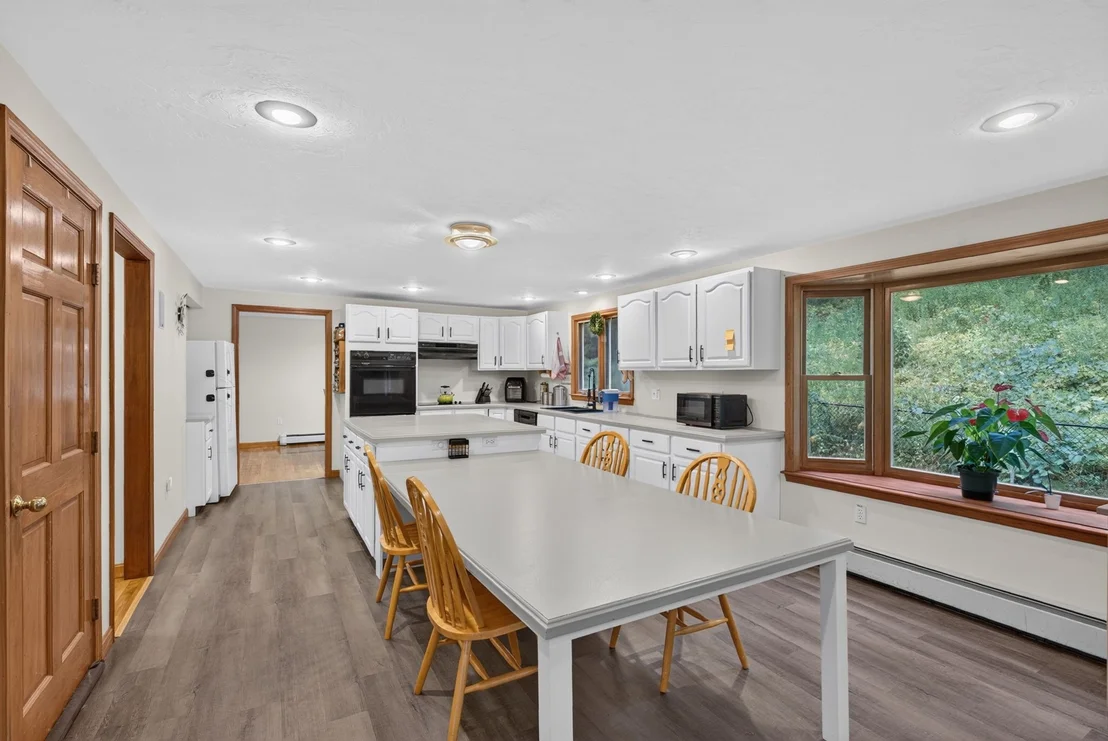 Photo of 10 Fairway Dr