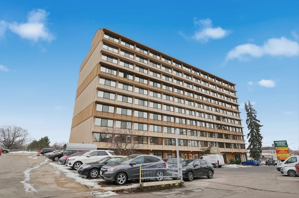Photo of Unit 310 at 70 Southbridge Street