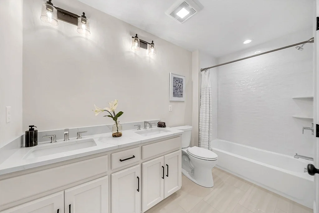 Photo of Unit 1 at 73 Maple Street