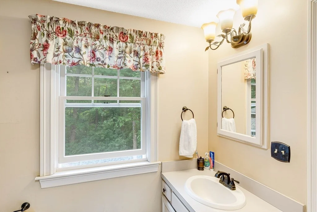 Photo of 156 Newbury Rd