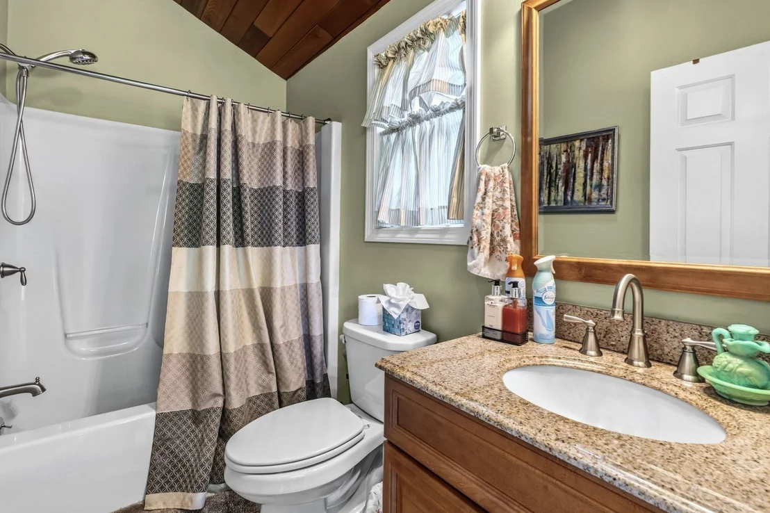Photo of 207 Loudville Road