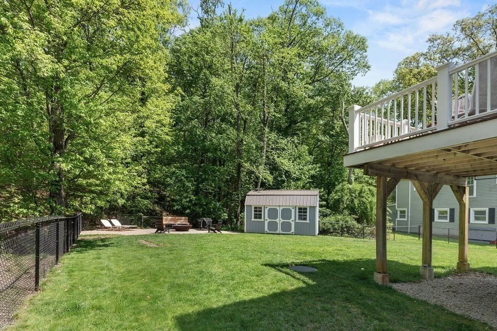 Photo of 40 Kinsley Ln