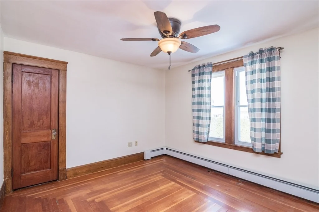 Photo of 2 Oak St