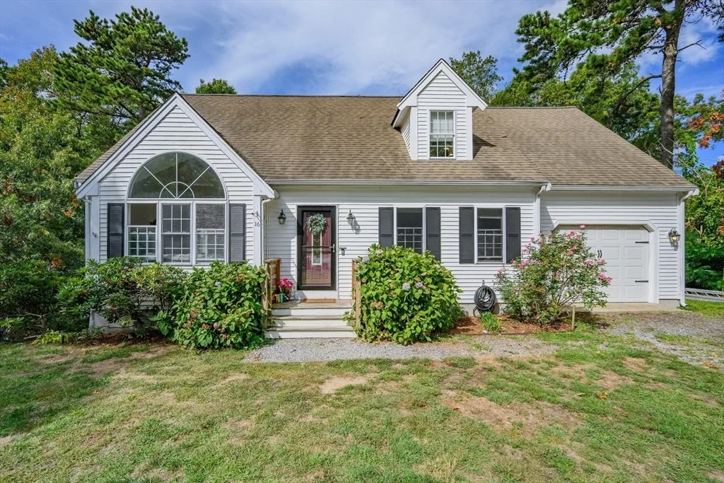 Photo of 16 Balfour Ln