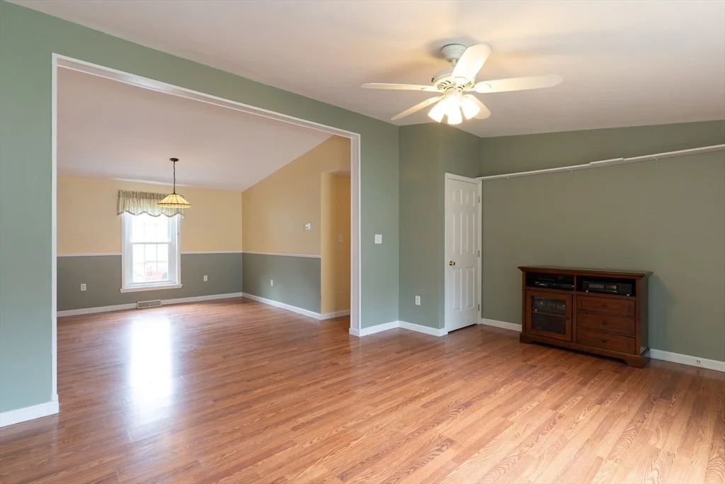 Photo of 18 Fox Run