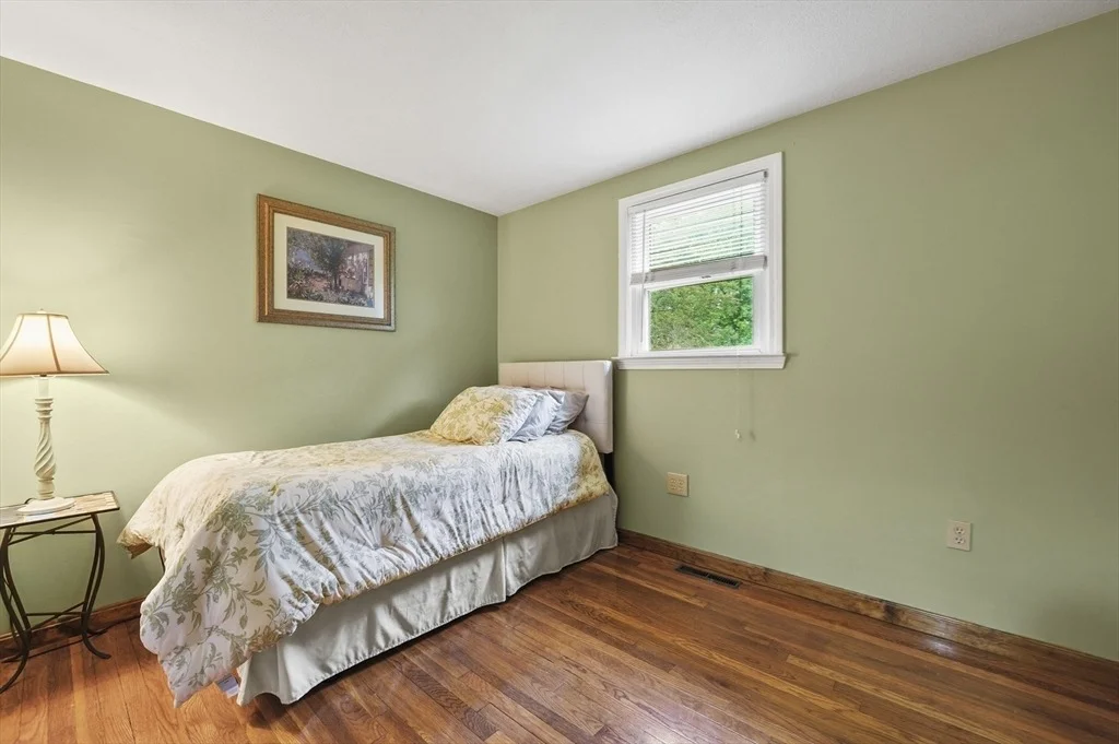 Photo of 11 Huron Dr