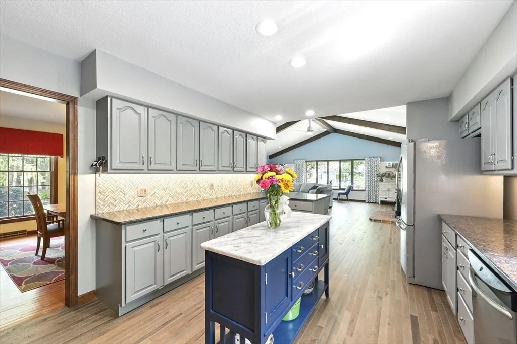 Photo of 2 Cedar Oak Dr