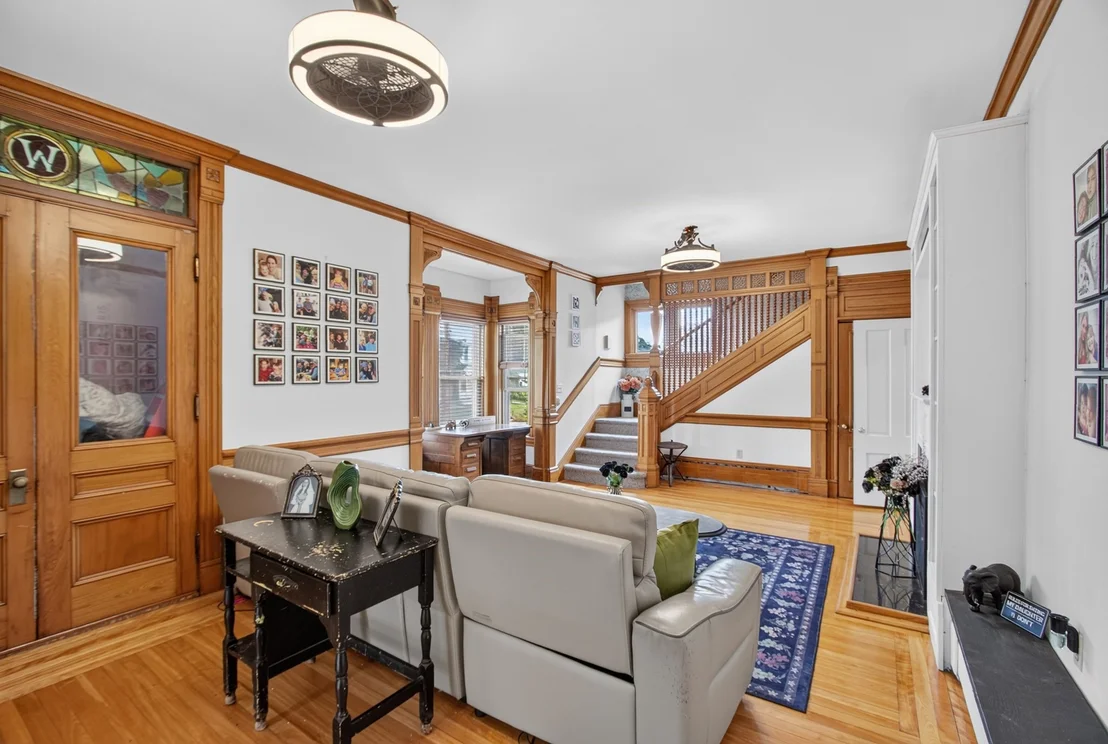Photo of 141 Chestnut St