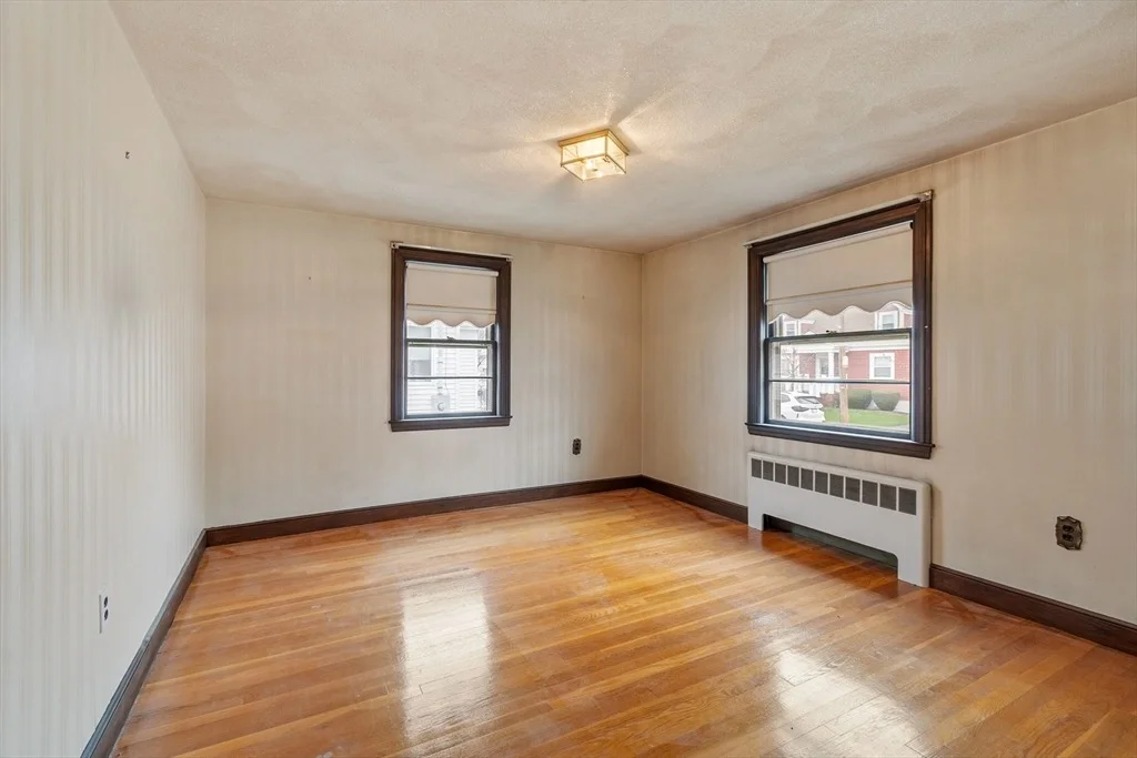 Photo of 32 Abbott Ave