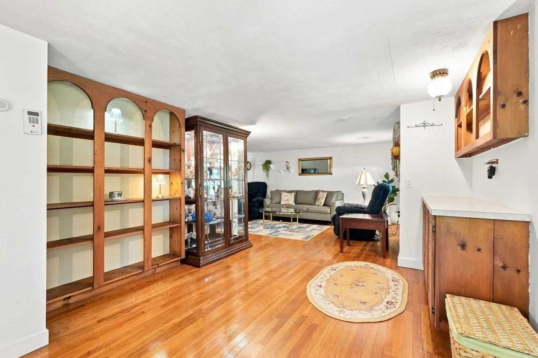 Photo of 6 Ragged Hill Rd