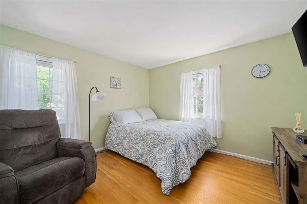 Photo of 1 Carpenter Ln