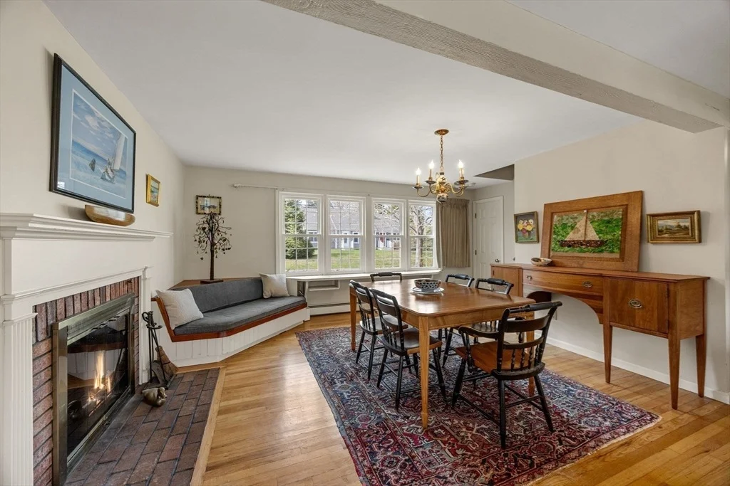 Photo of 90 Comanche Dr