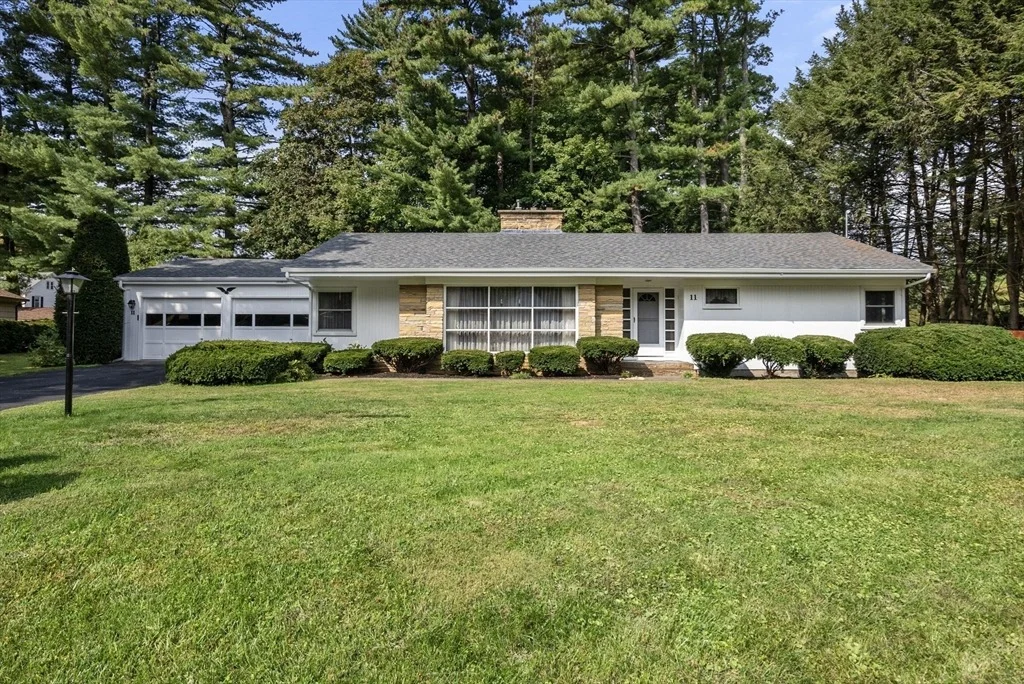 Photo of 11 Highland Cir