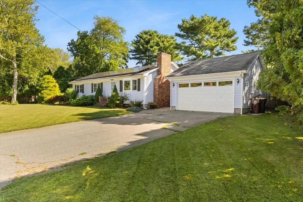 Photo of 16 Green Meadow Dr