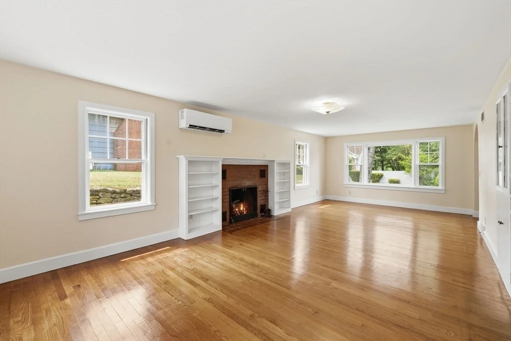 Photo of 375 Fredette Street