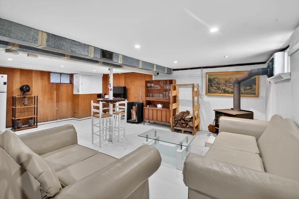 Photo of 77 Sterling St
