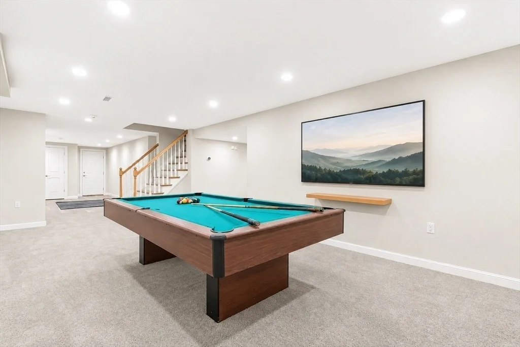 Photo of 20 Rolling Ln
