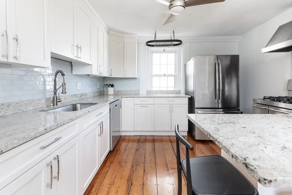 Photo of 27 Saint James St