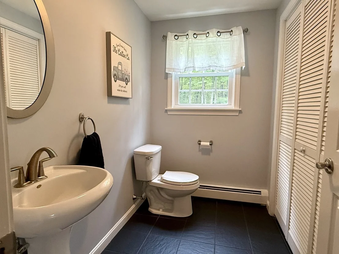 Photo of 823 Moore Rd