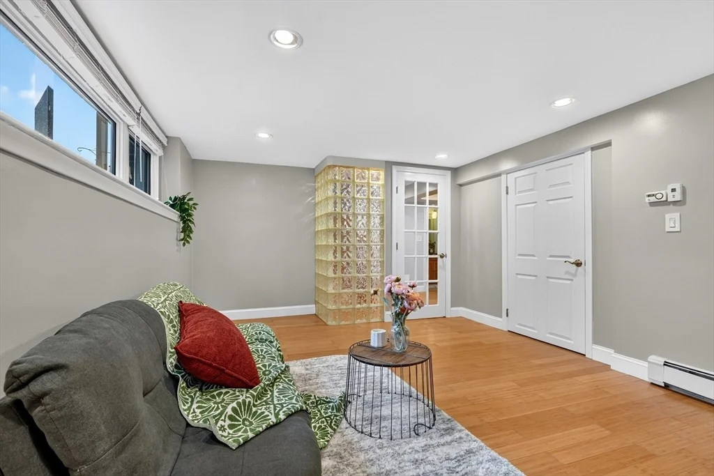 Photo of 32 Bobolink Rd