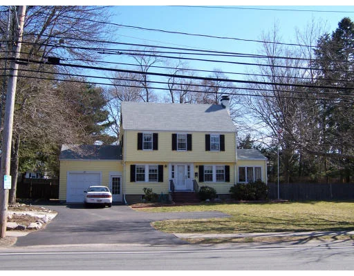 Photo of 307 Great Plain Avenue
