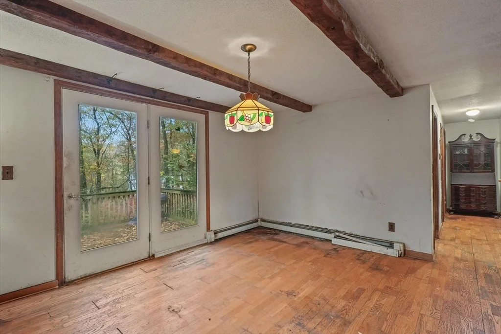 Photo of 601 Flathill Road