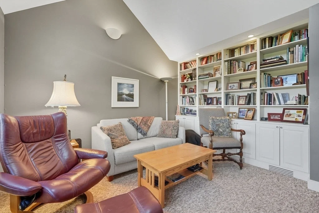 Photo of 901 Roaring Brook Road