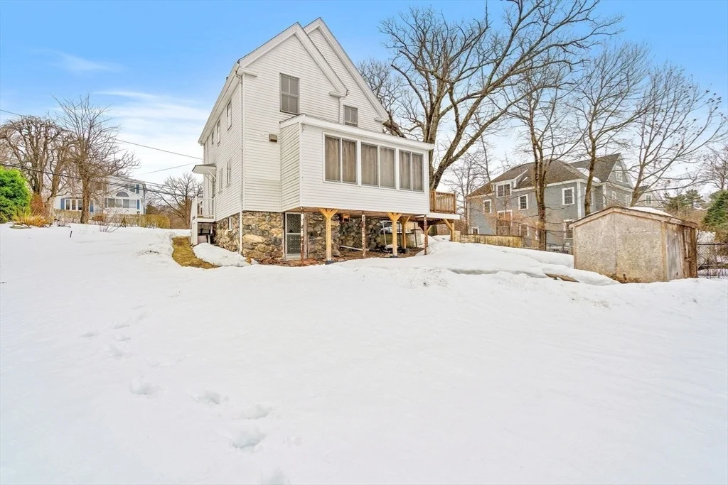 Photo of 971 Webster St