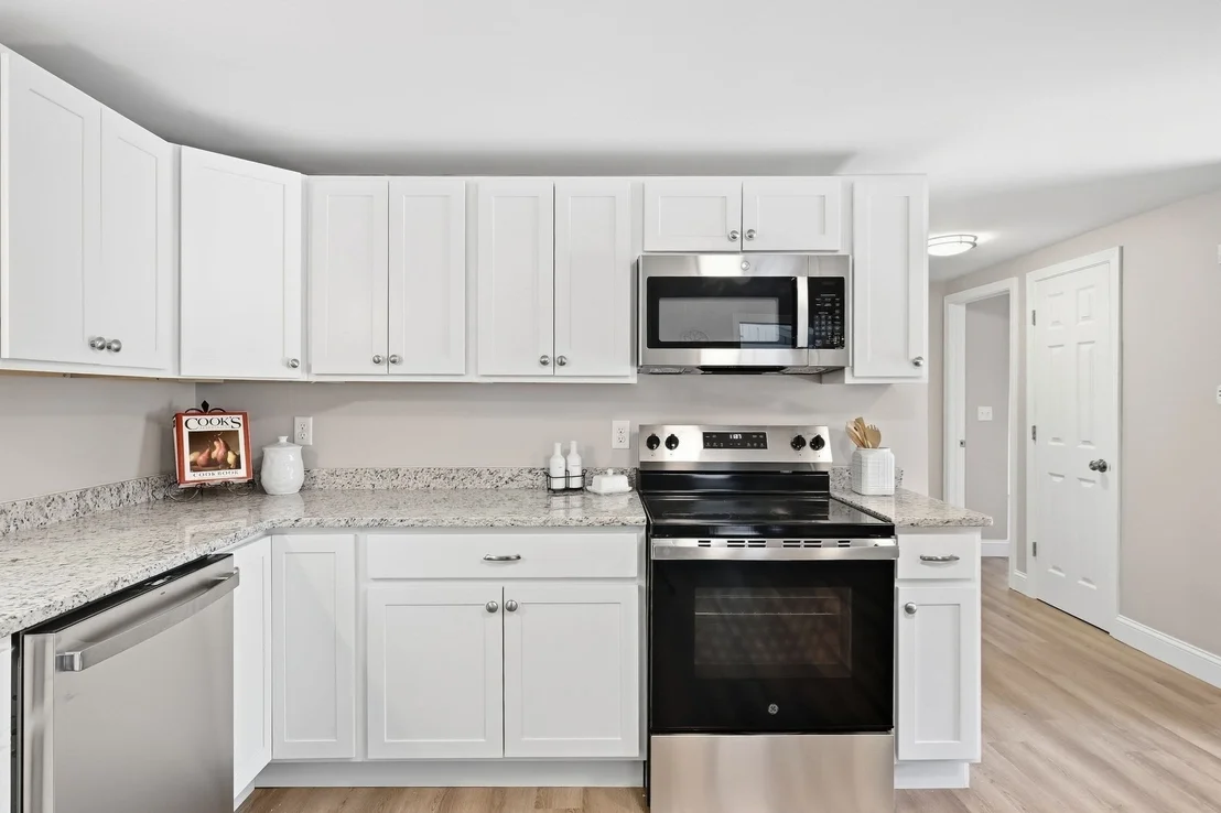 Photo of 1078 Granby Rd