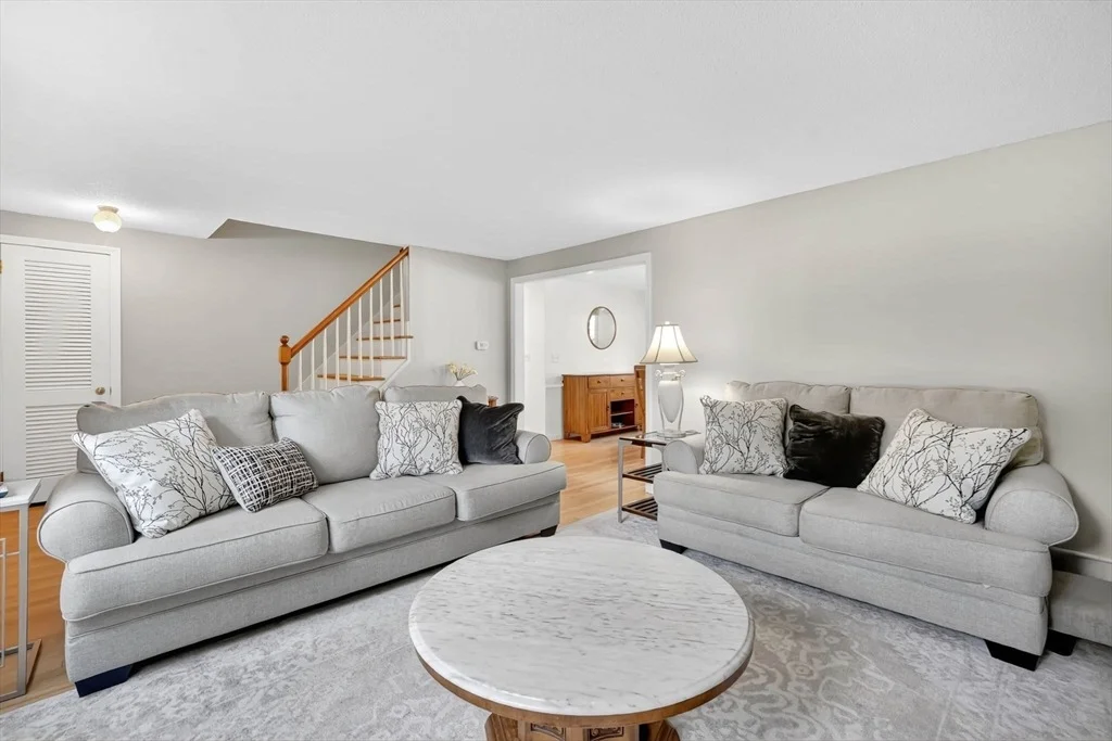 Photo of 9 Longview Dr