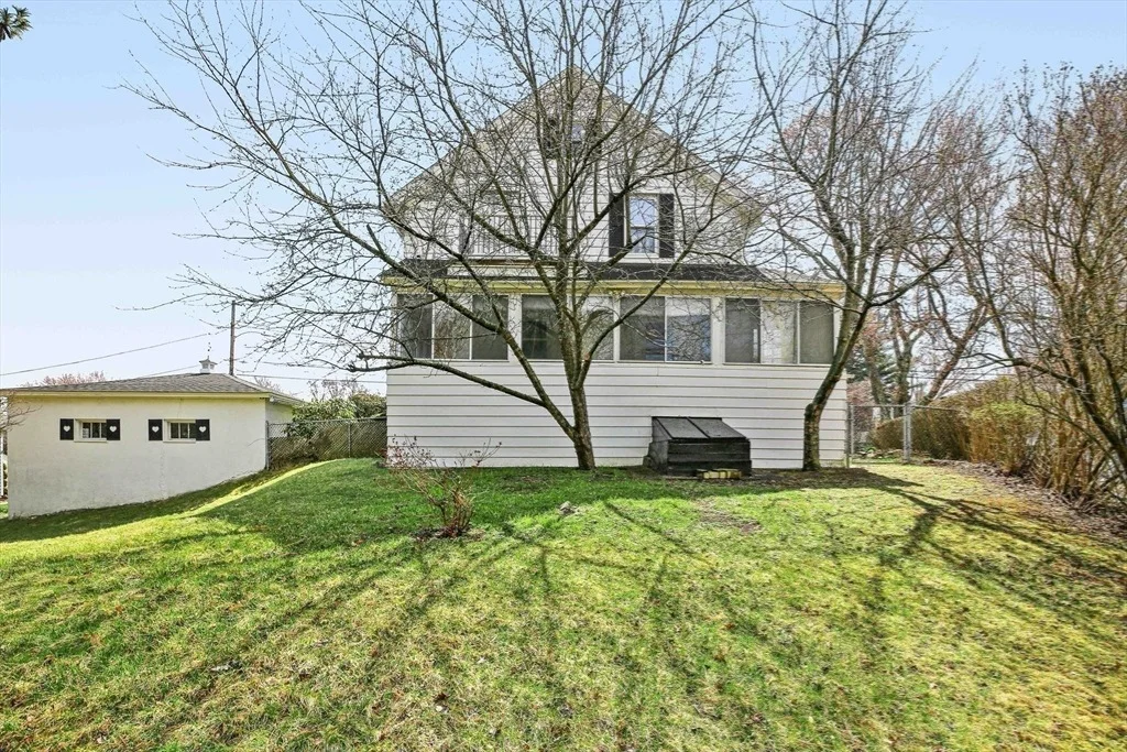 Photo of 1 Laselle Ave.