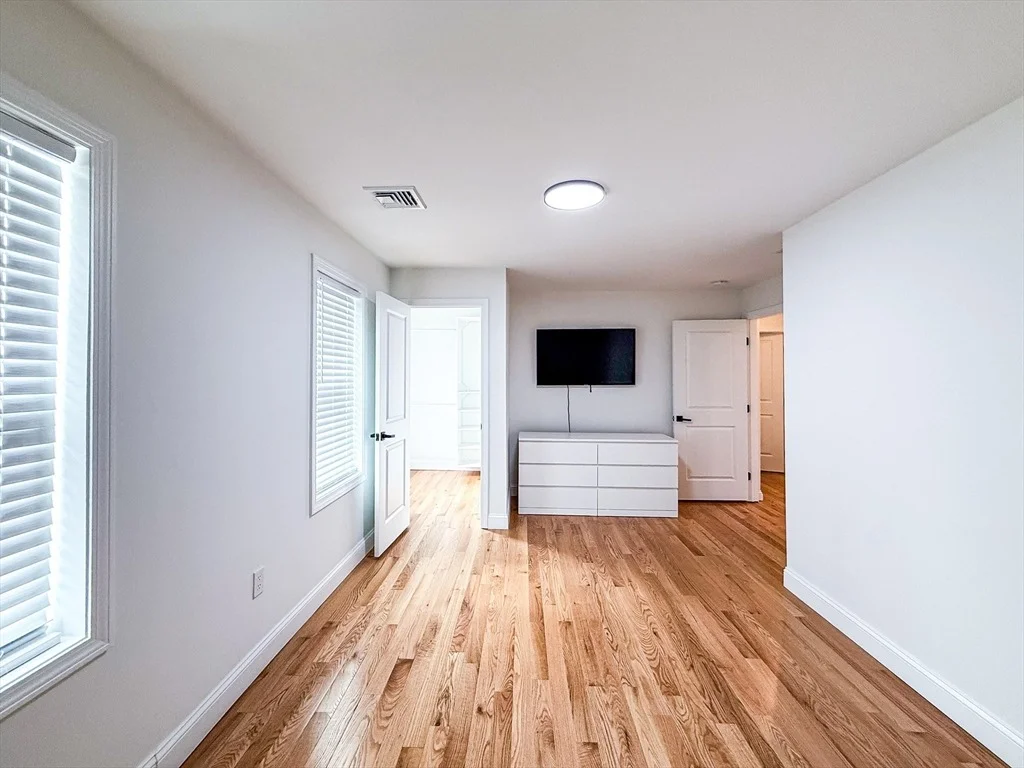 Photo of 11 Farland Cir