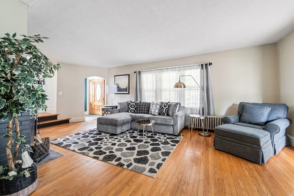 Photo of 44 Gillette Ave