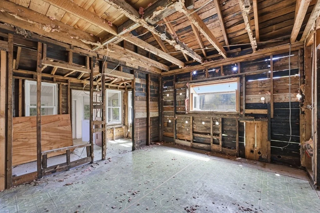 Photo of 1024 Westhampton Rd