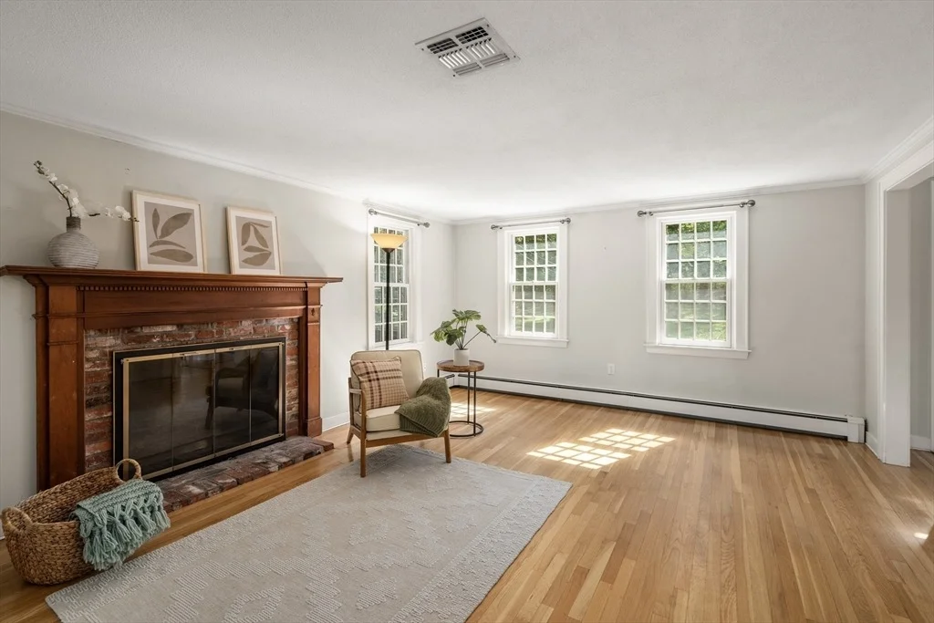 Photo of 371 Willis Road
